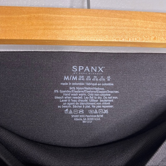 SPANX Black Seamless Look At Me Now Ankle Zip Leggings - Picture 5 of 6